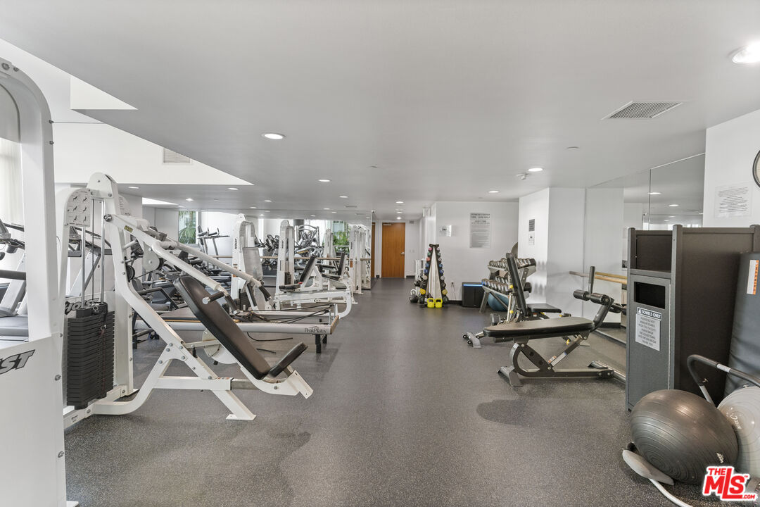13650 Marina Pointe Dr Unit: 908