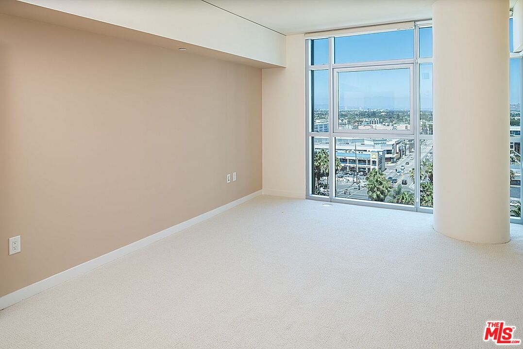 13650 Marina Pointe Dr Unit: 908
