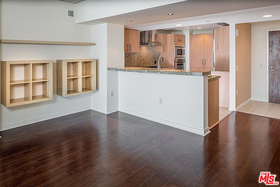 13650 Marina Pointe Dr Unit: 908