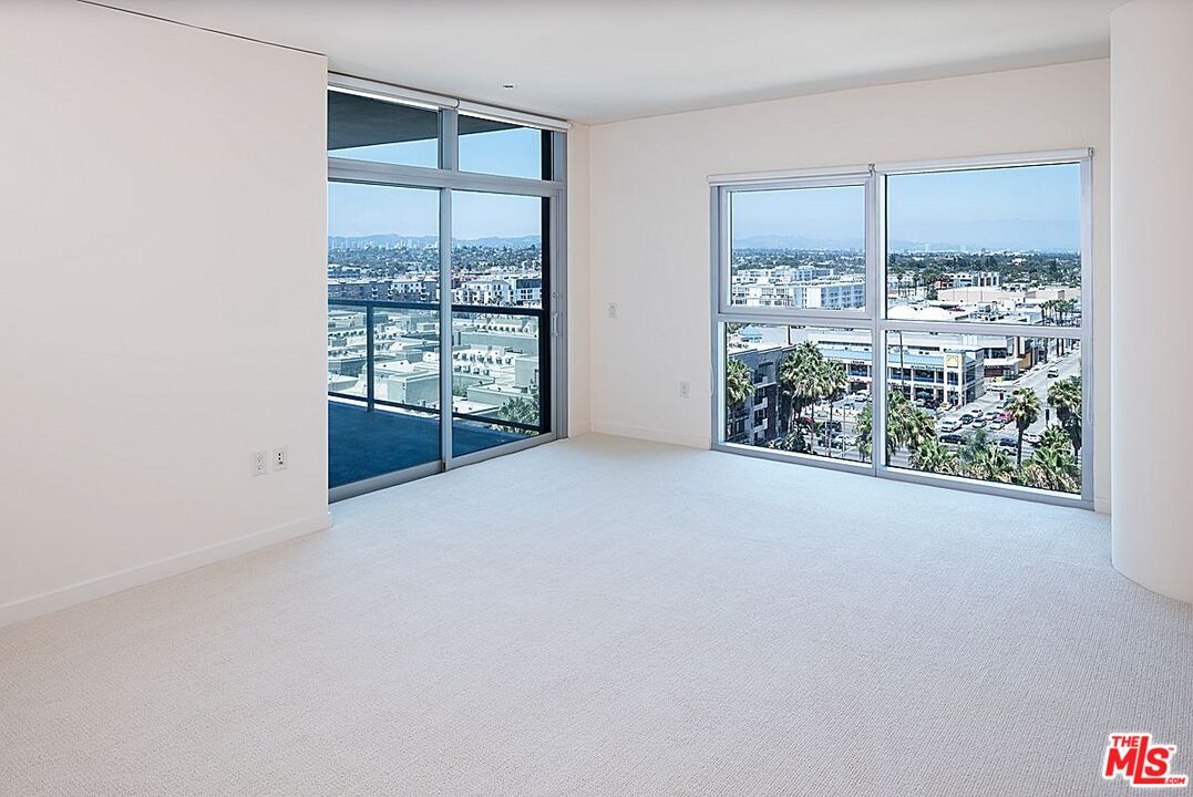 13650 Marina Pointe Dr Unit: 908