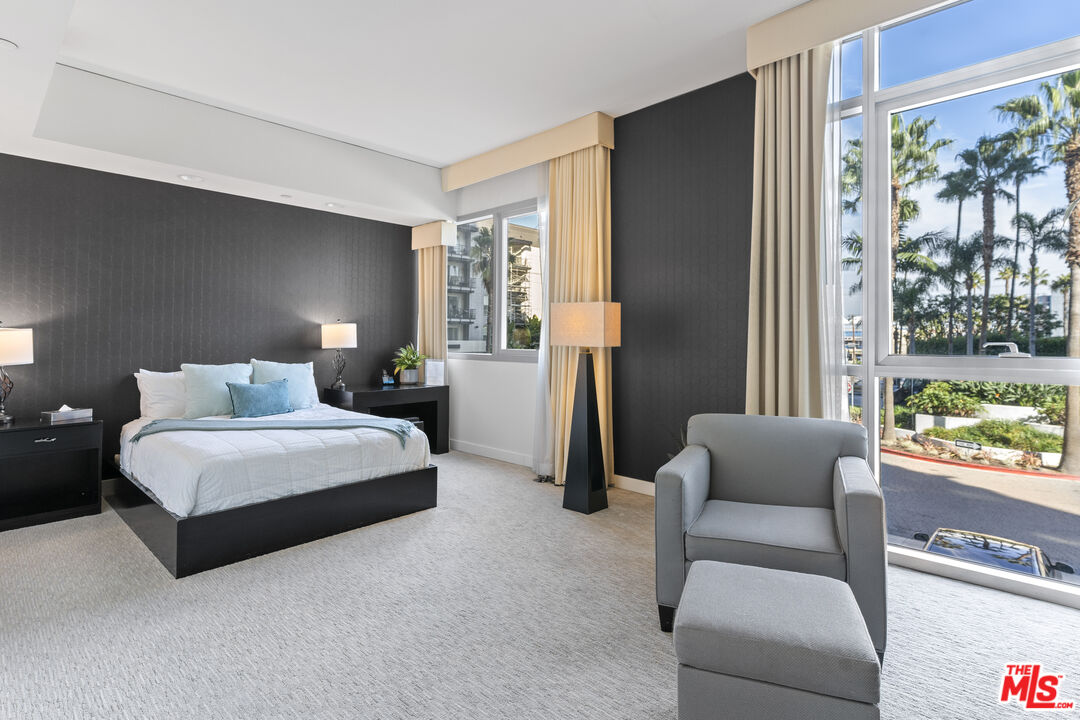 13650 Marina Pointe Dr Unit: 908