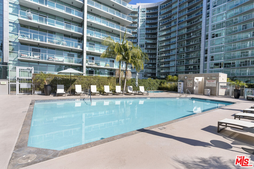 13650 Marina Pointe Dr Unit: 908
