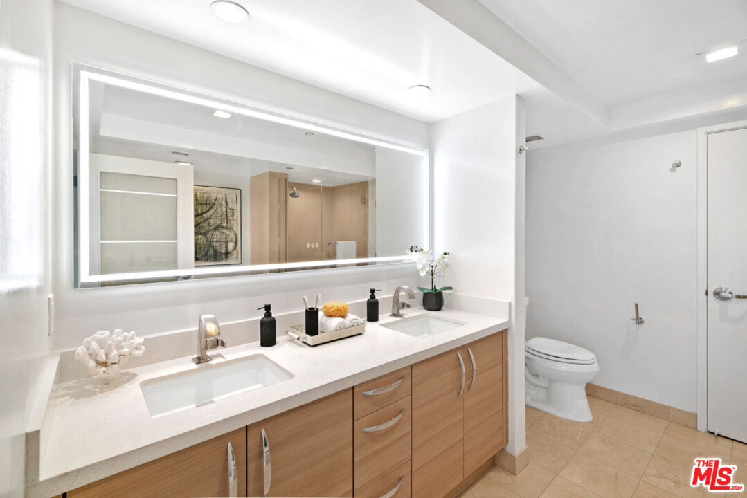 13650 Marina Pointe Dr Unit: 1409