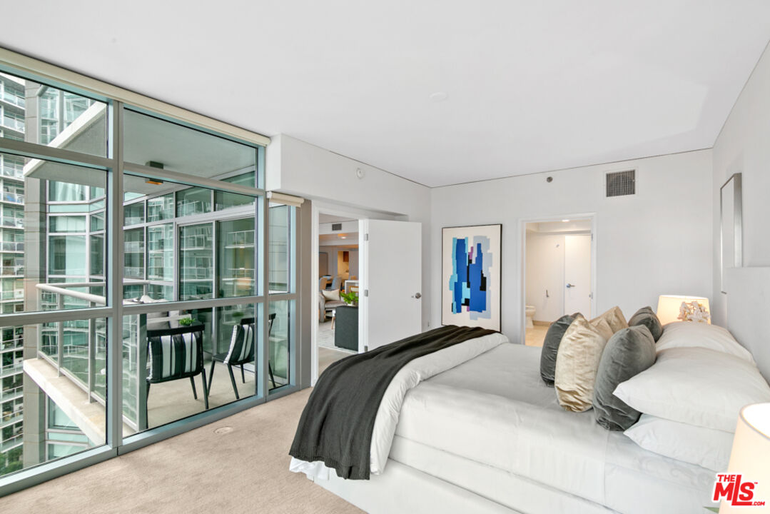 13650 Marina Pointe Dr Unit: 1409