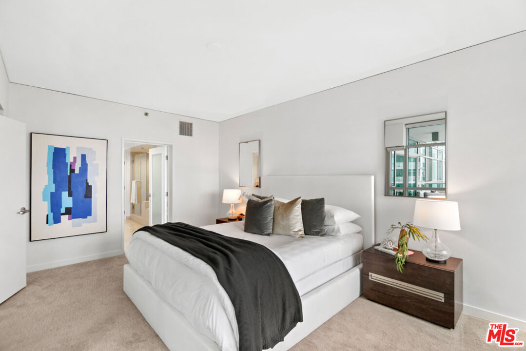 13650 Marina Pointe Dr Unit: 1409