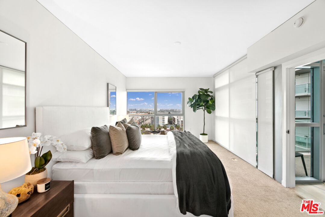 13650 Marina Pointe Dr Unit: 1409