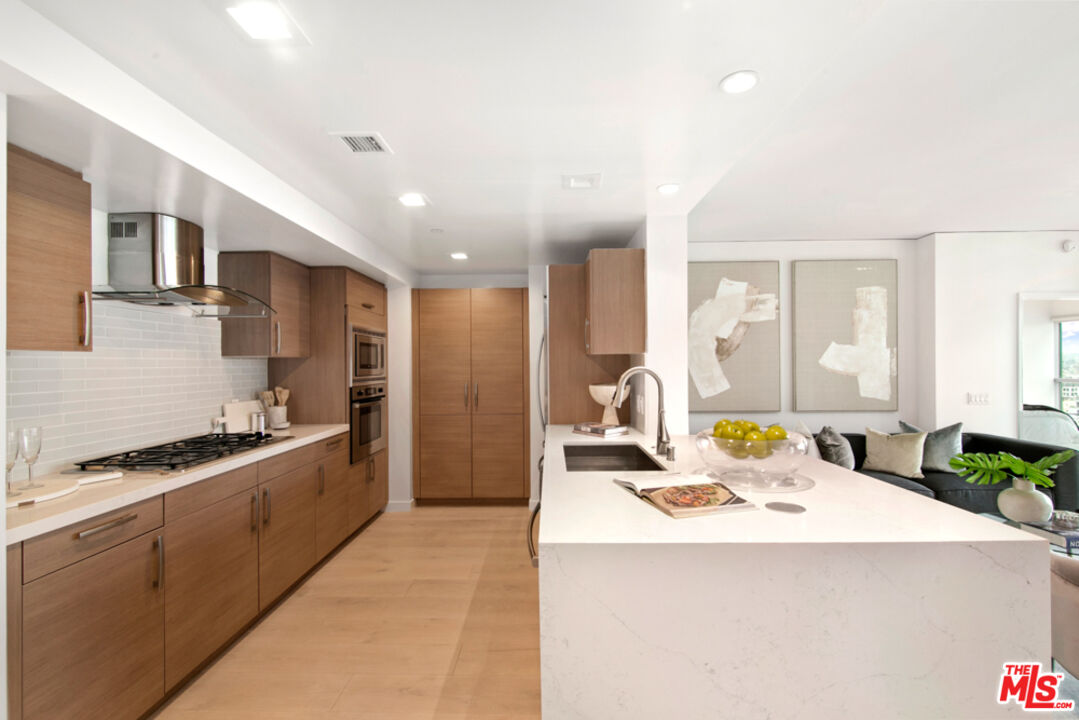 13650 Marina Pointe Dr Unit: 1409