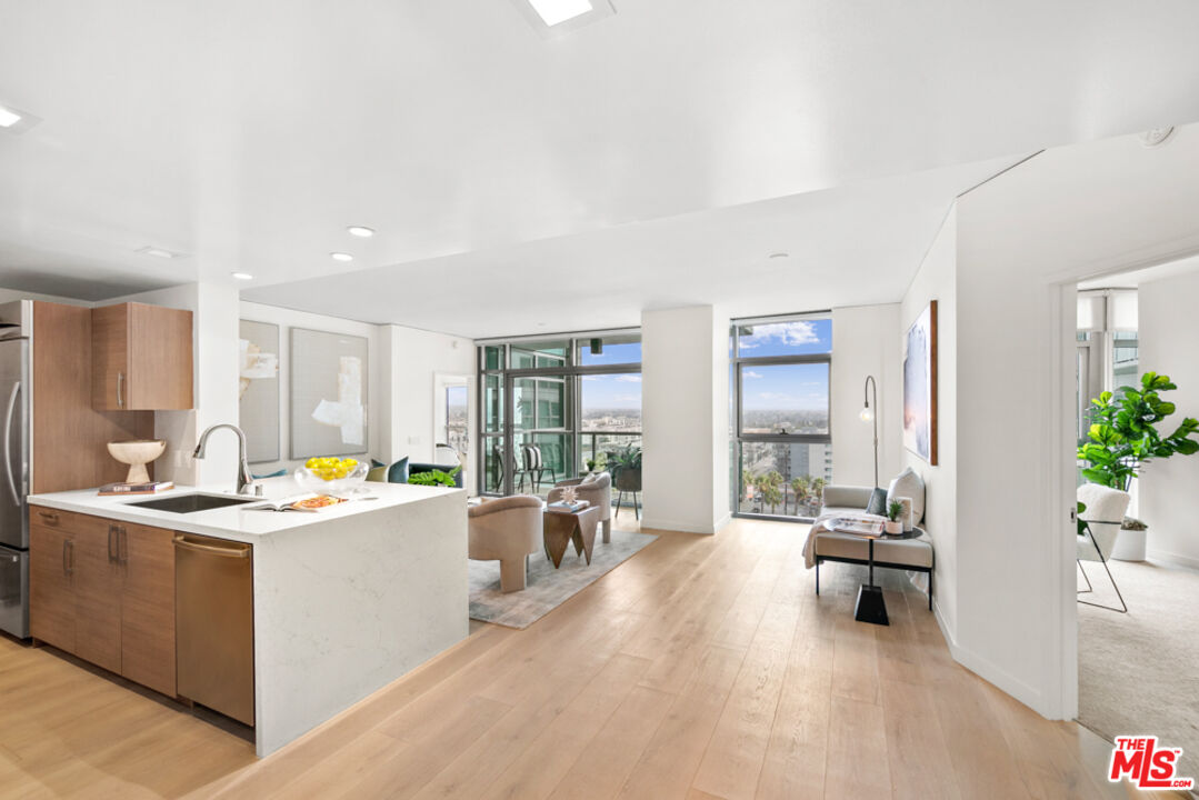 13650 Marina Pointe Dr Unit: 1409