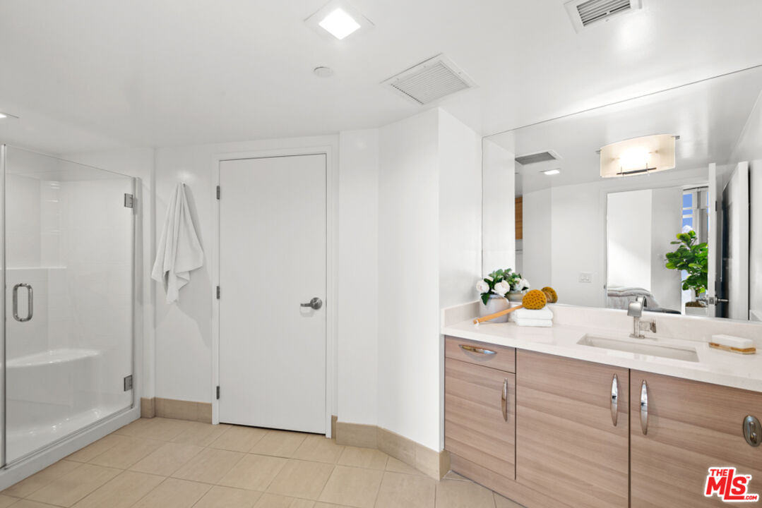13650 Marina Pointe Dr Unit: 1409
