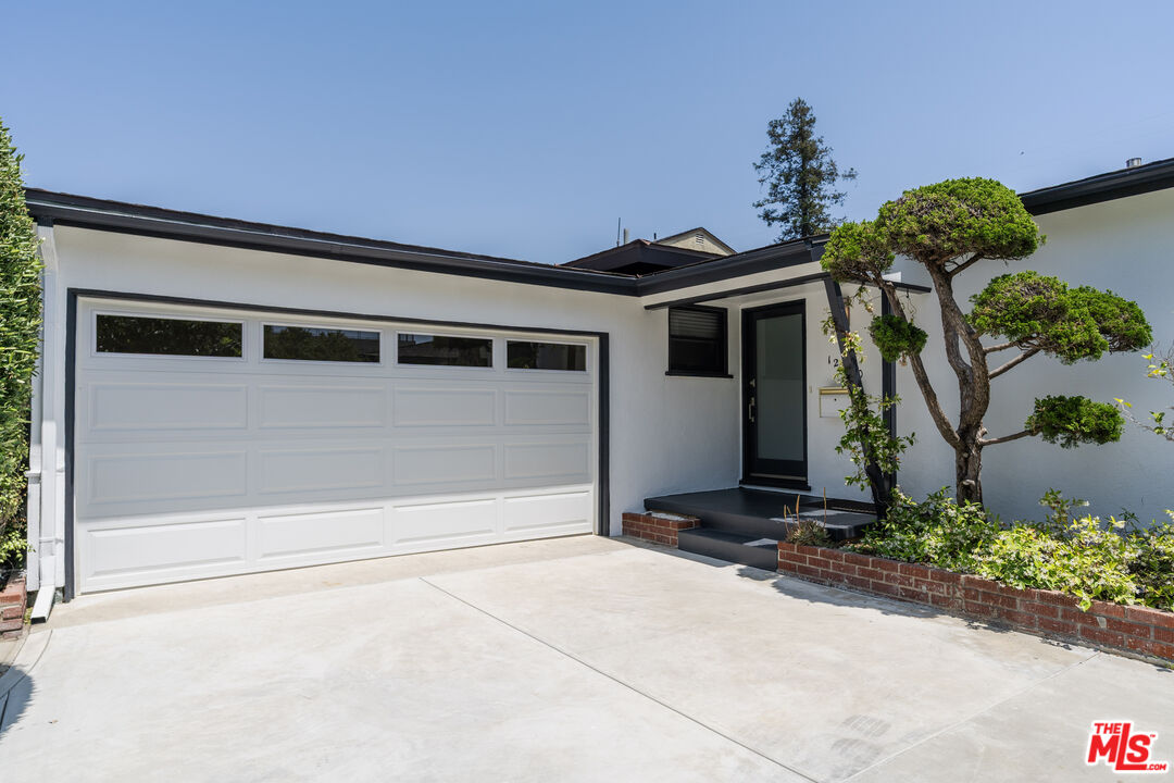 12800 STANWOOD DR