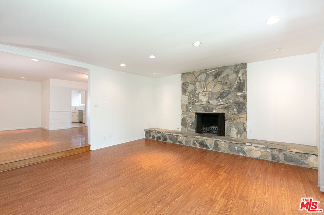12800 STANWOOD DR