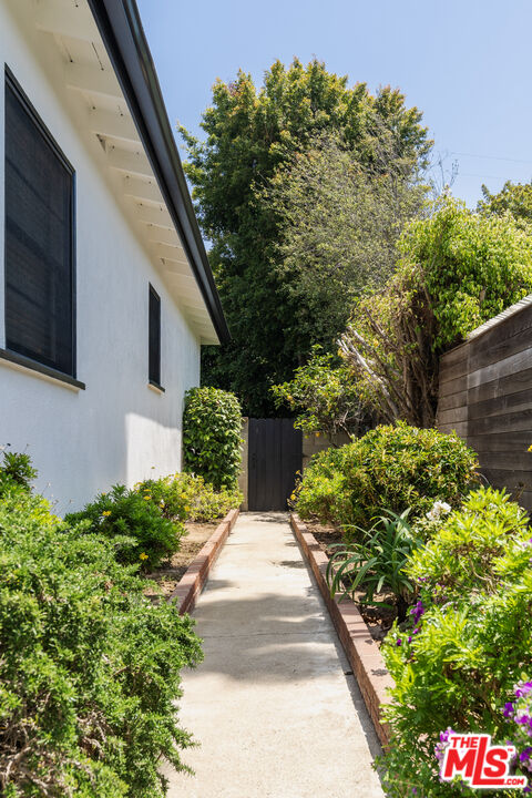 12800 STANWOOD DR