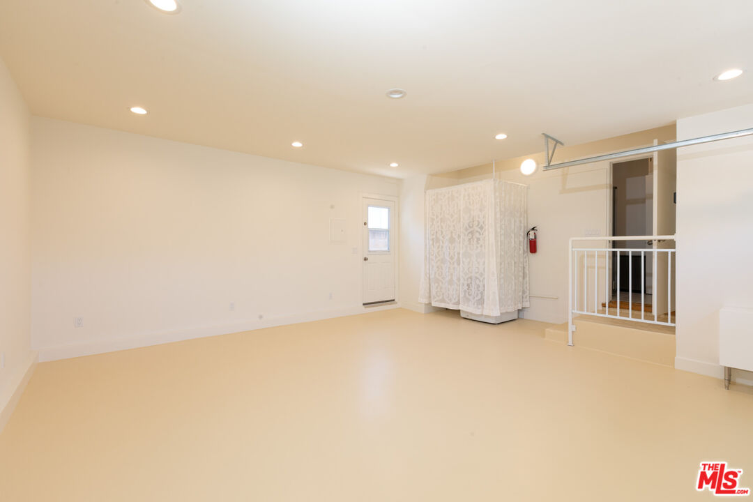 12800 STANWOOD DR