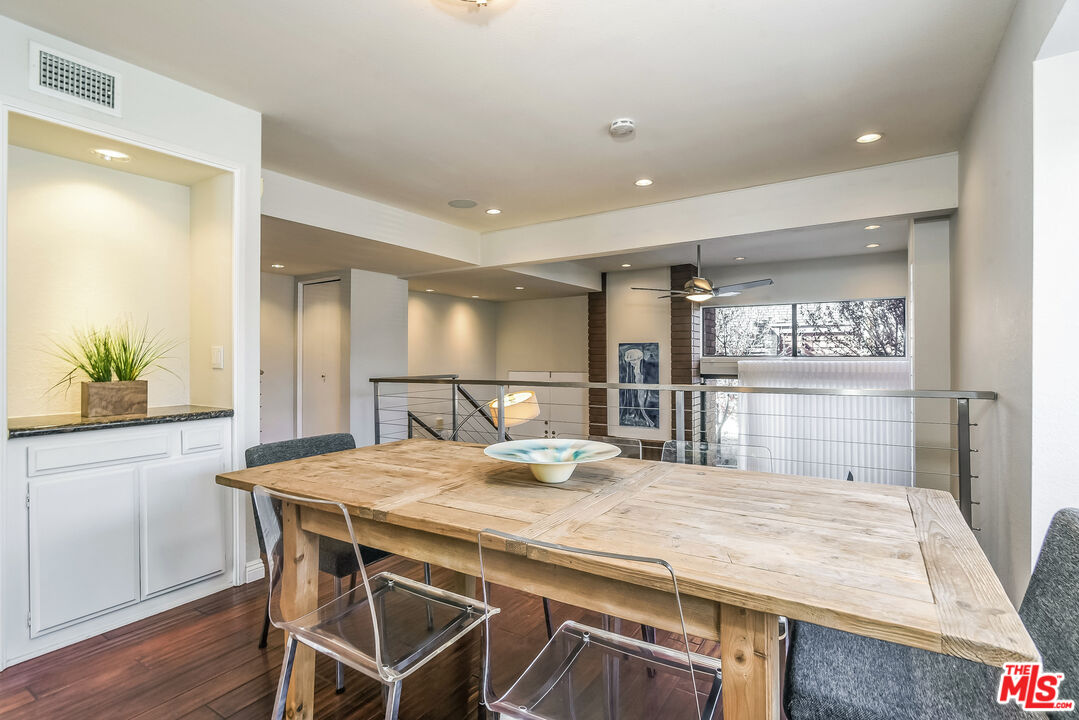 4604 Glencoe Ave Unit: 8