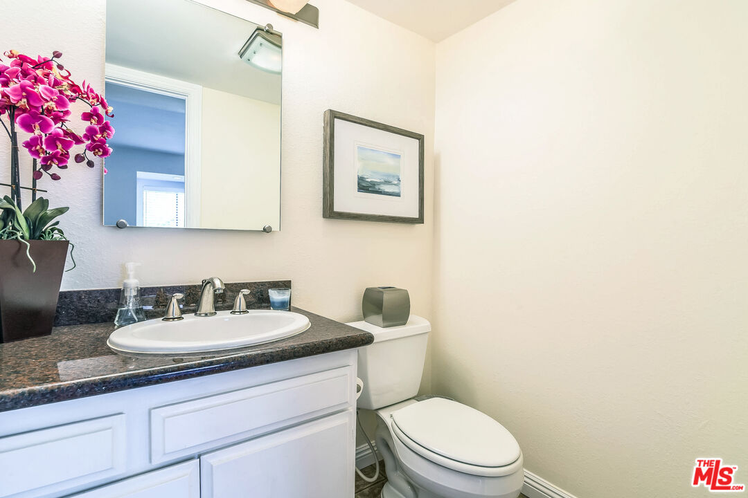 4604 GLENCOE AVE Unit: 8