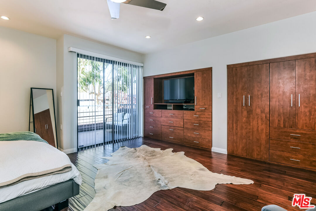4604 GLENCOE AVE Unit: 8