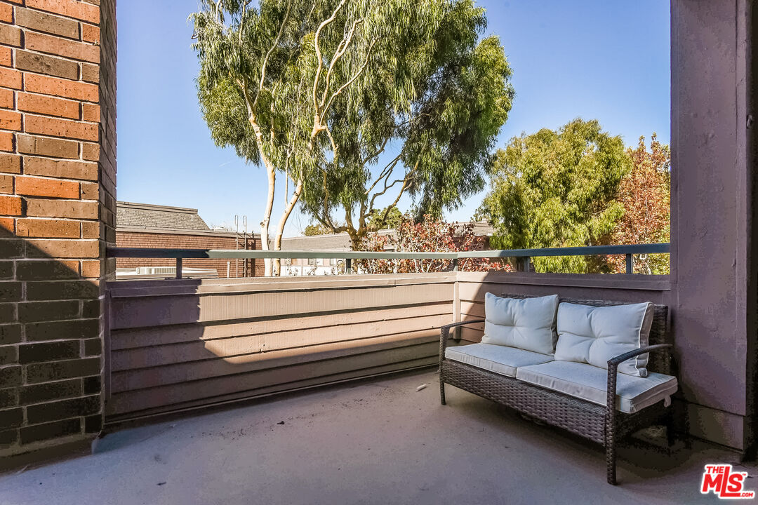 4604 GLENCOE AVE Unit: 8