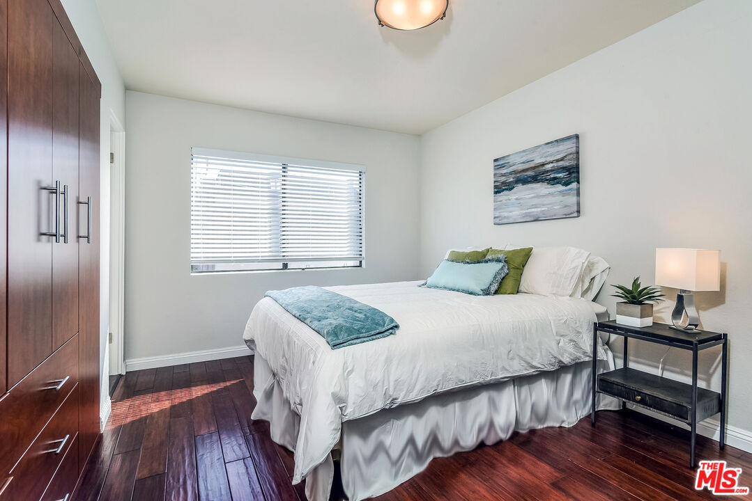 4604 GLENCOE AVE Unit: 8
