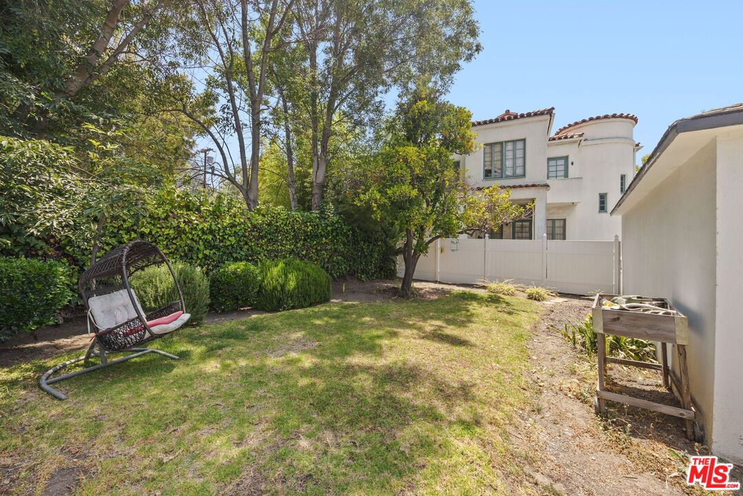 12188 W Sunset Blvd