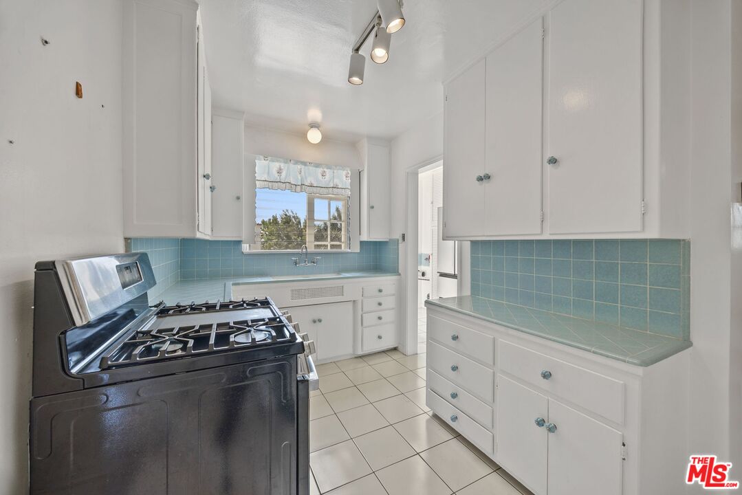 12188 W Sunset Blvd