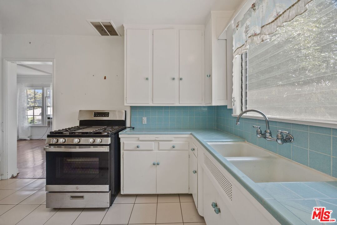 12188 W Sunset Blvd