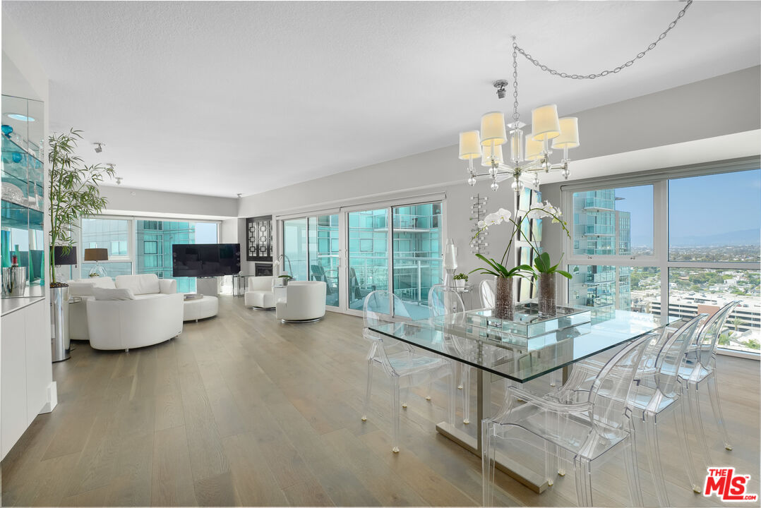 13600 Marina Pointe Dr Unit: 1702