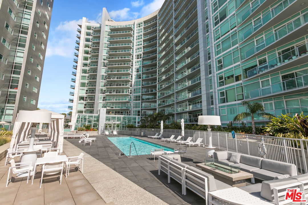 13600 Marina Pointe Dr Unit: 1702