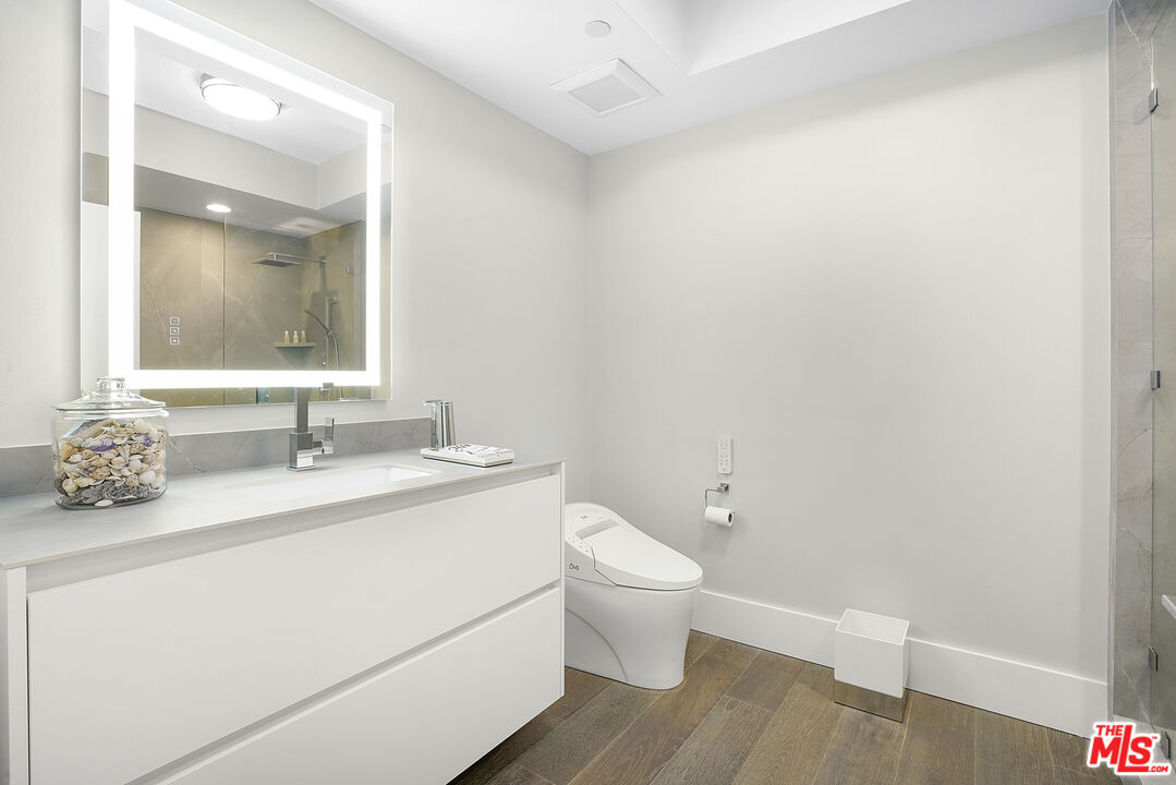 13600 Marina Pointe Dr Unit: 1702