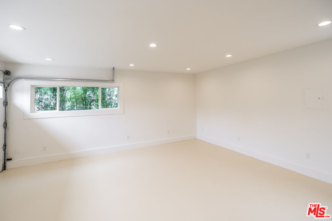 12800 STANWOOD DR