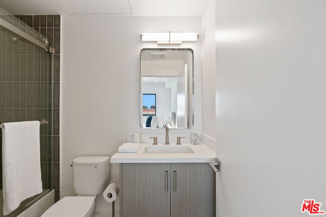 3803 S Verona Ct
