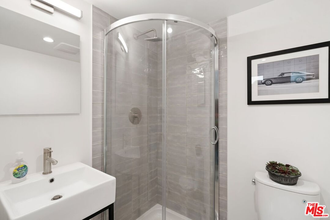 3803 S Verona Ct