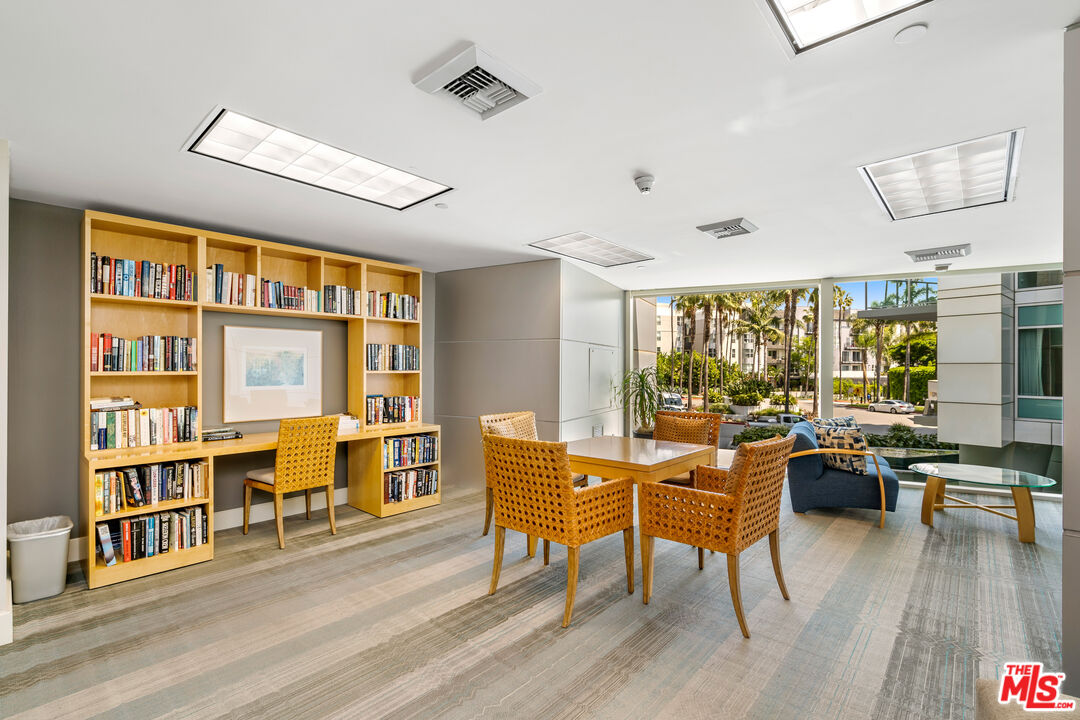 13600 MARINA POINTE DR Unit: 401