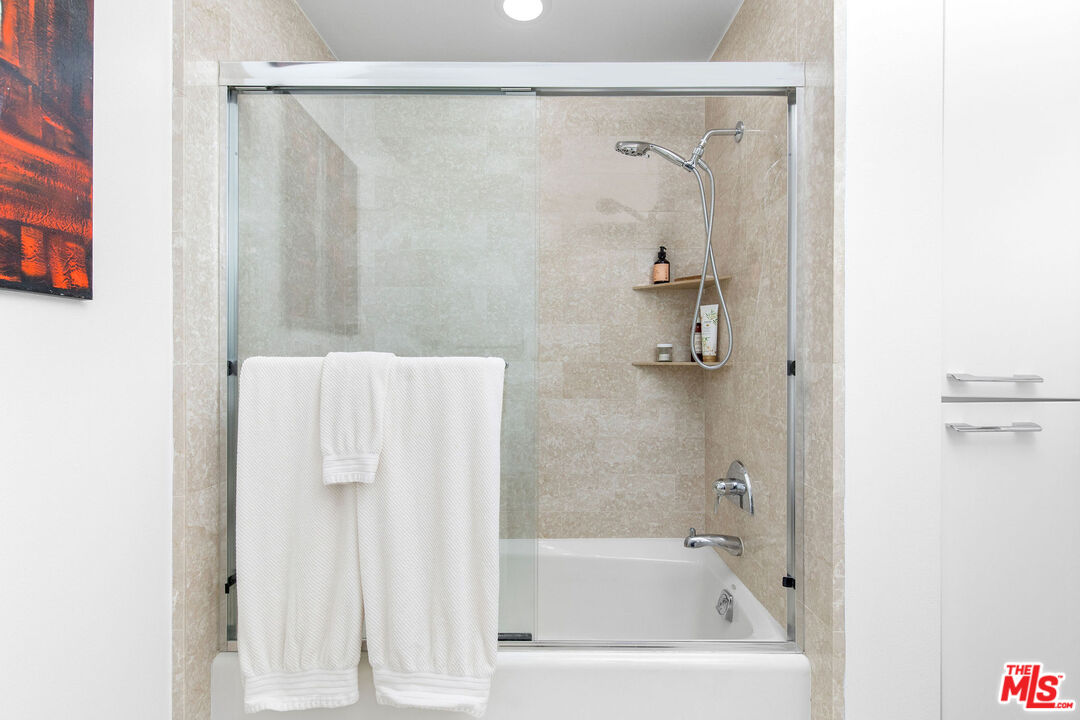 13600 MARINA POINTE DR Unit: 401
