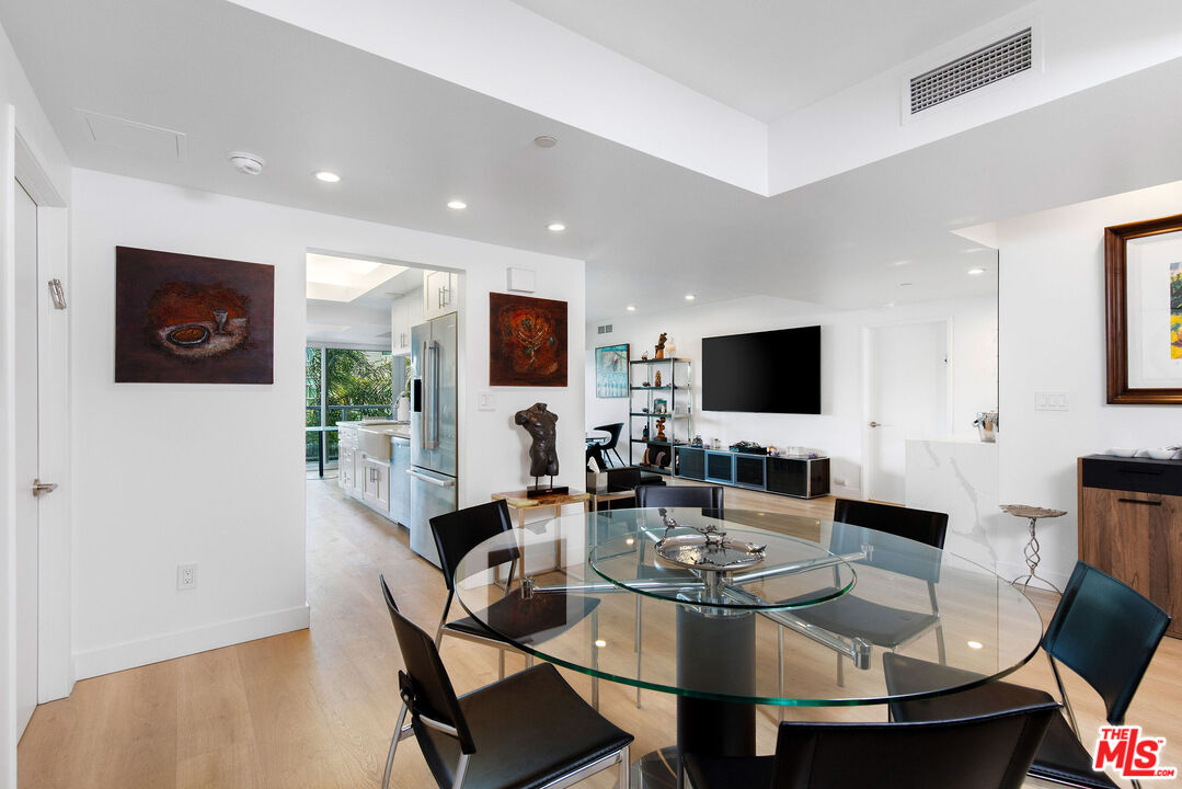 13600 MARINA POINTE DR Unit: 401