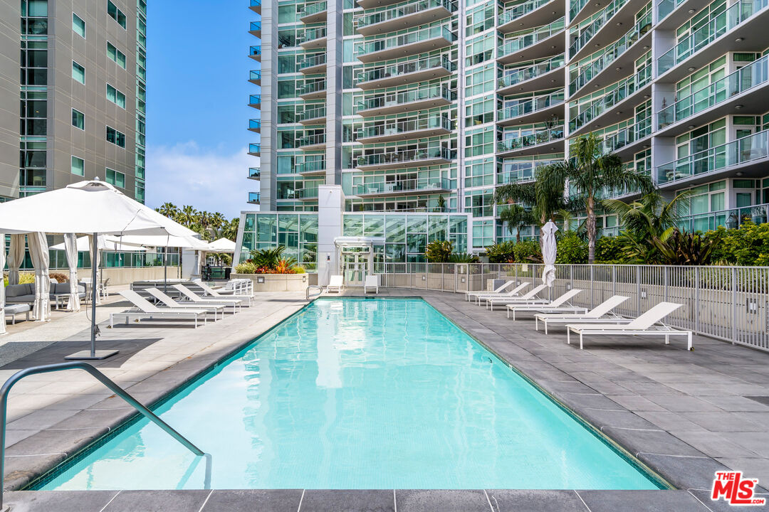 13600 MARINA POINTE DR Unit: 401