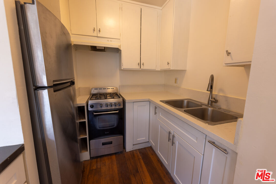 275 Lucas Ave Unit: 11