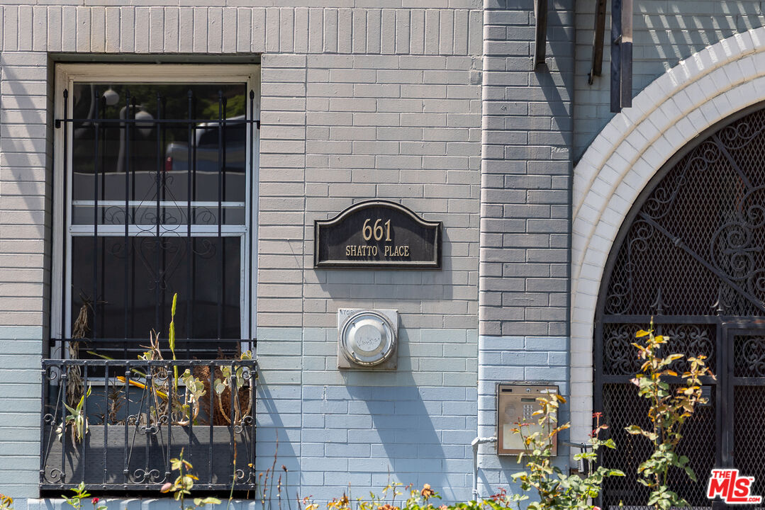 661 Shatto Pl Unit: 109