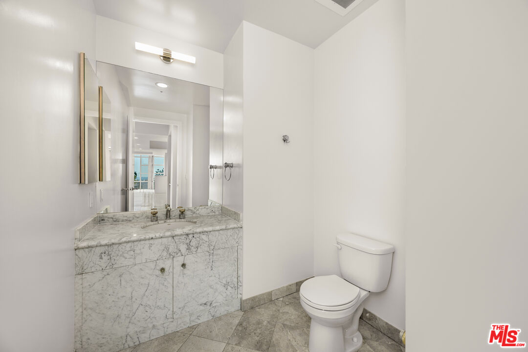 10380 Wilshire Blvd Unit: 404