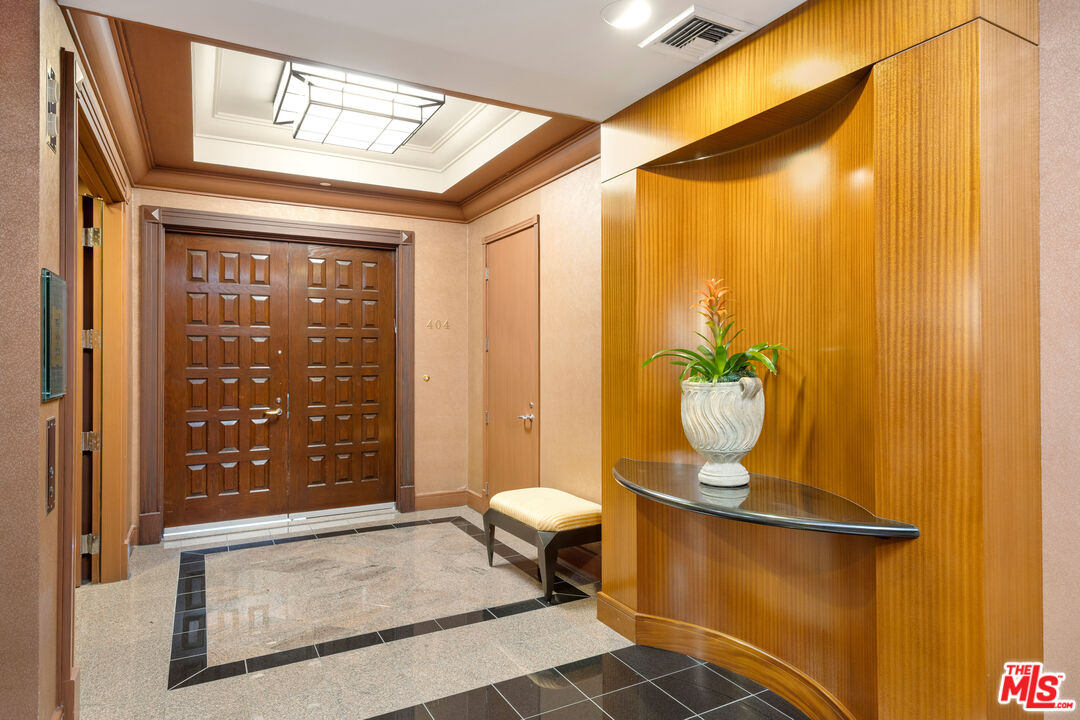 10380 Wilshire Blvd Unit: 404