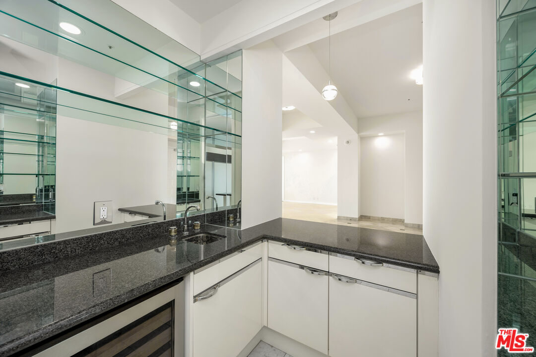 10380 Wilshire Blvd Unit: 404