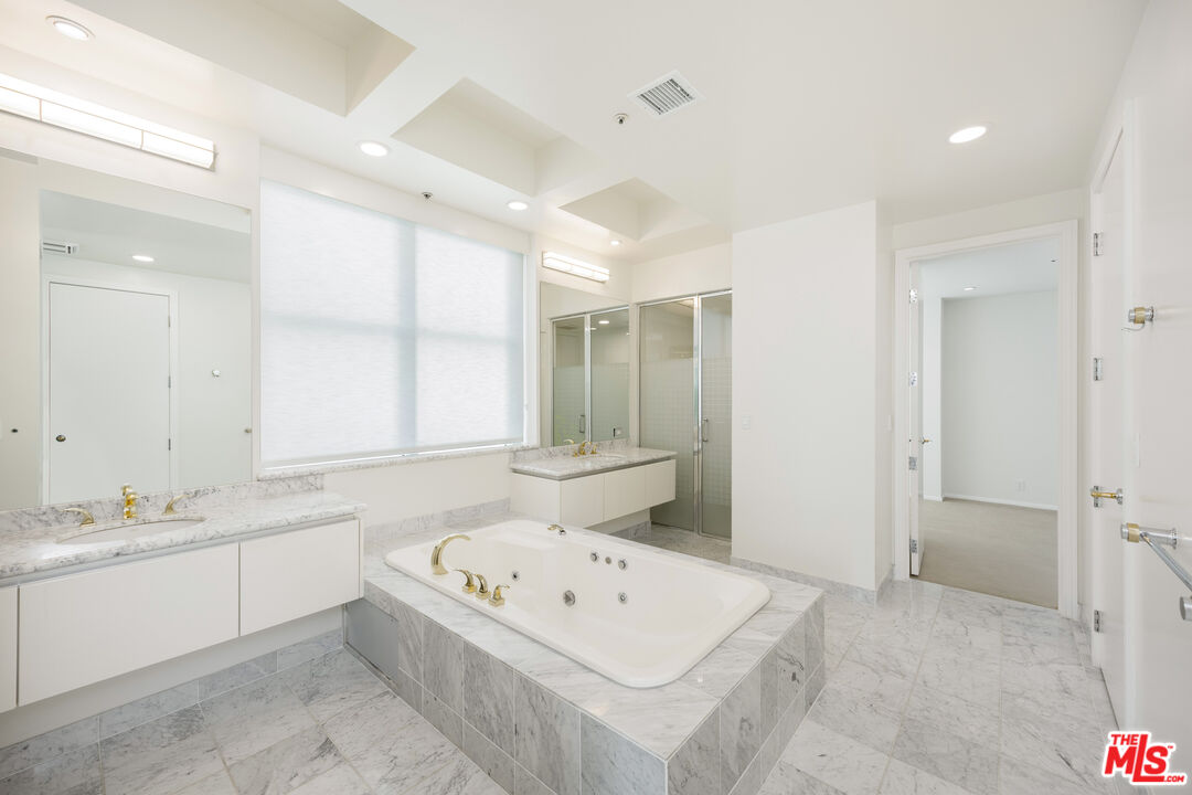 10380 Wilshire Blvd Unit: 404