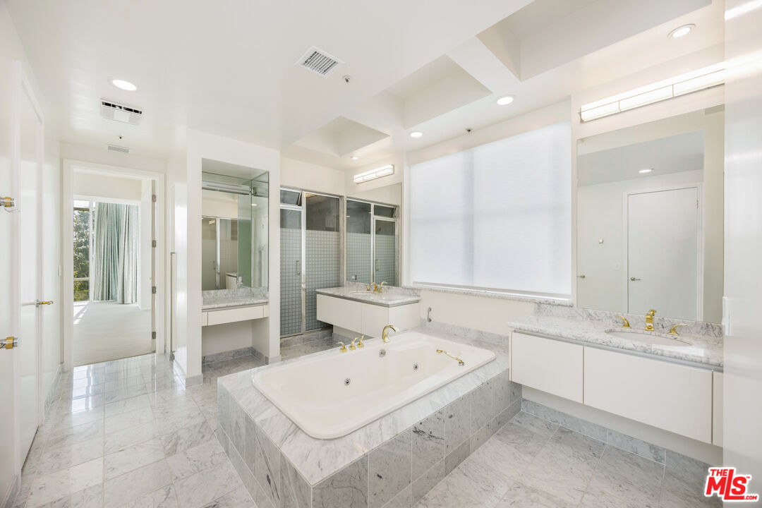 10380 Wilshire Blvd Unit: 404