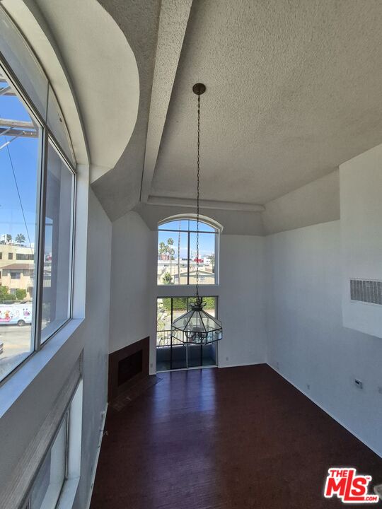 1529 S Bundy Dr Unit: 201