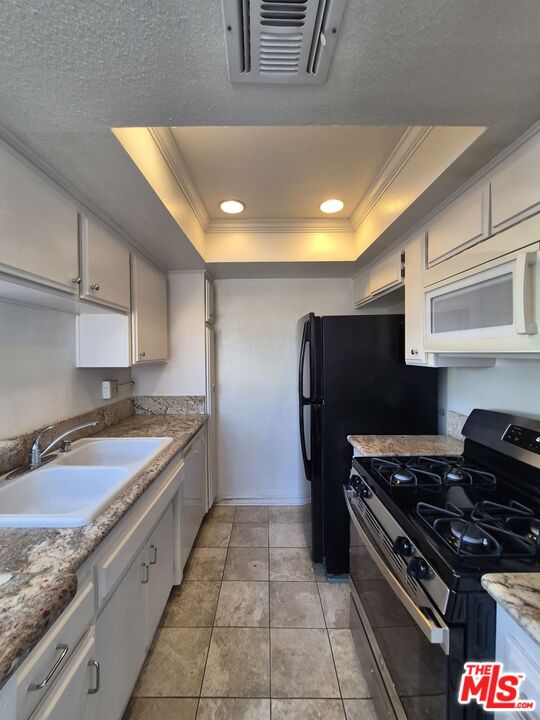 1529 S Bundy Dr Unit: 201