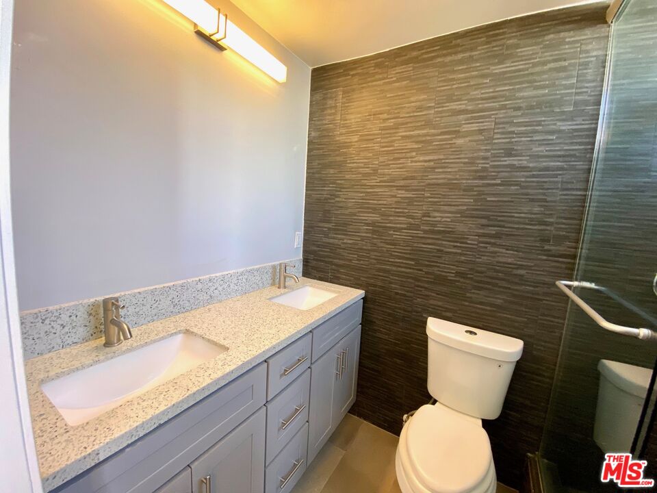 1529 S Bundy Dr Unit: 103