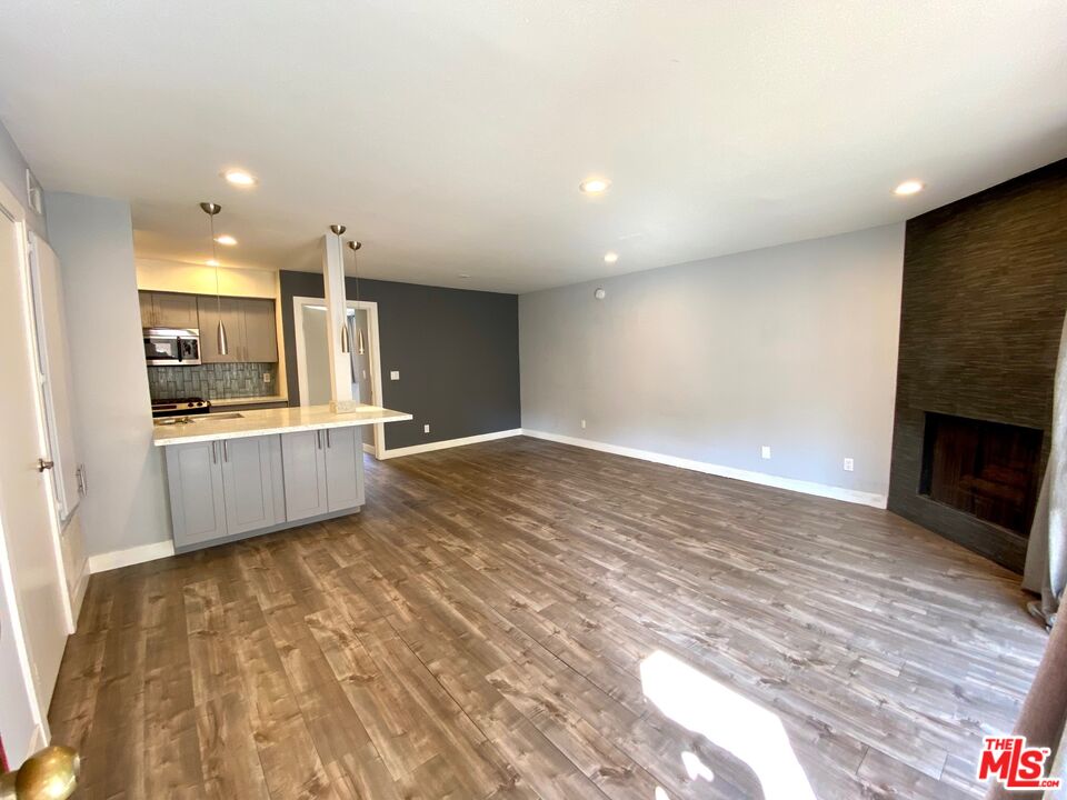 1529 S Bundy Dr Unit: 103