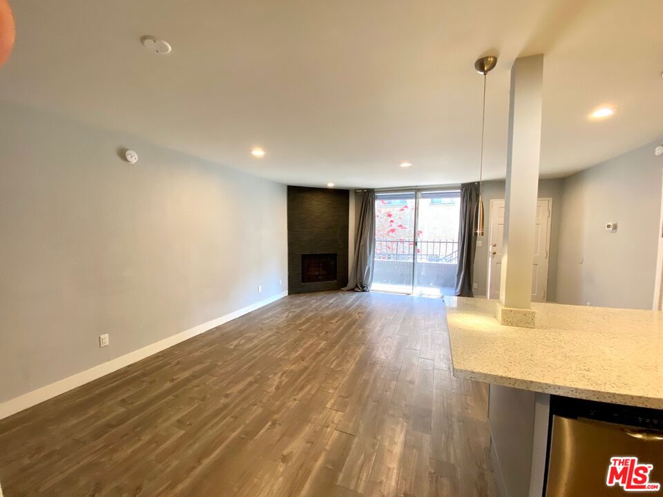 1529 S Bundy Dr Unit: 103