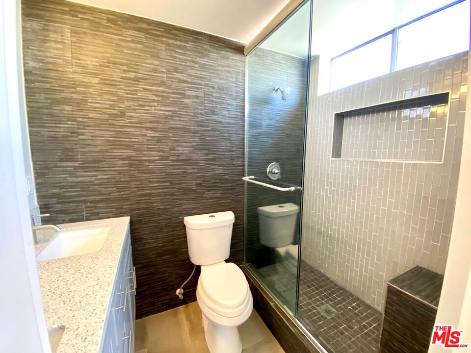 1529 S Bundy Dr Unit: 103