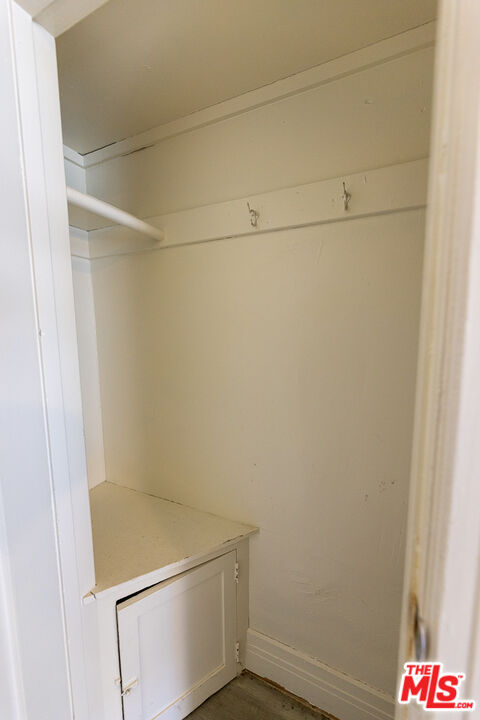 946 S Burlington Ave Unit: 208