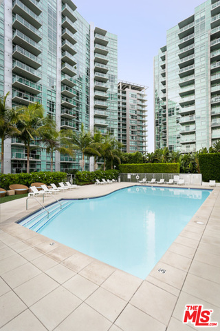 13700 MARINA POINTE DR Unit: 408